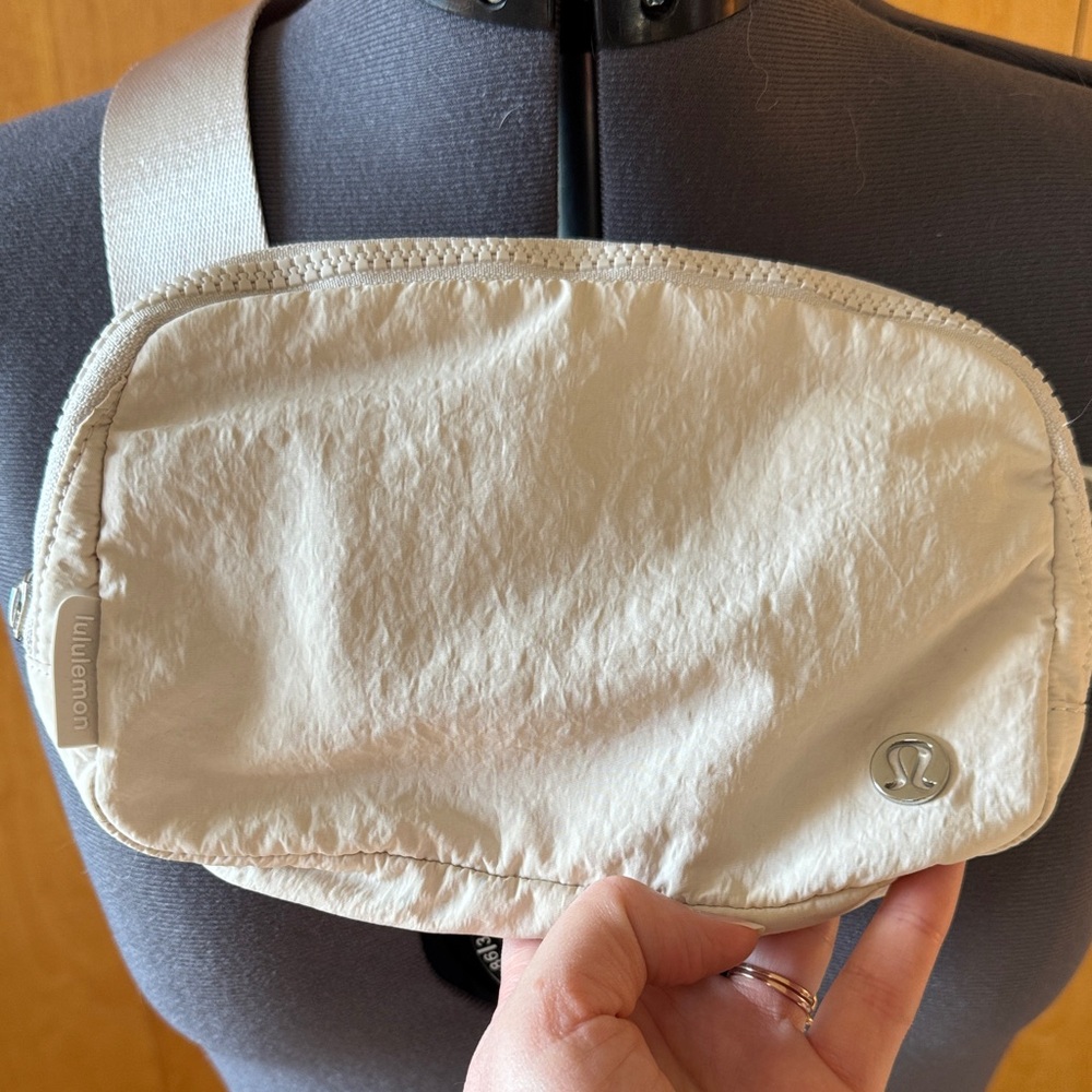 Lululemon Athletica Cream Crossbody / Fanny Pack Bag